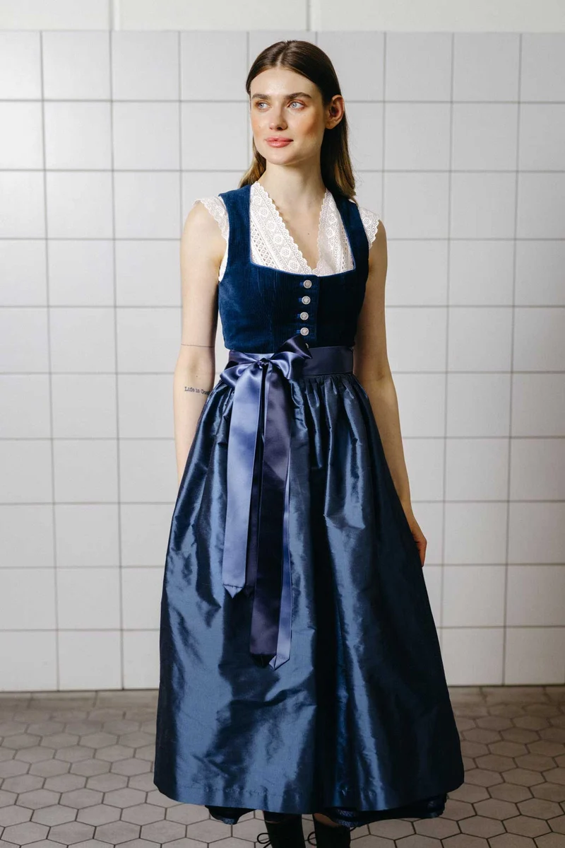 Corddirndl Hannah Blau (lang)