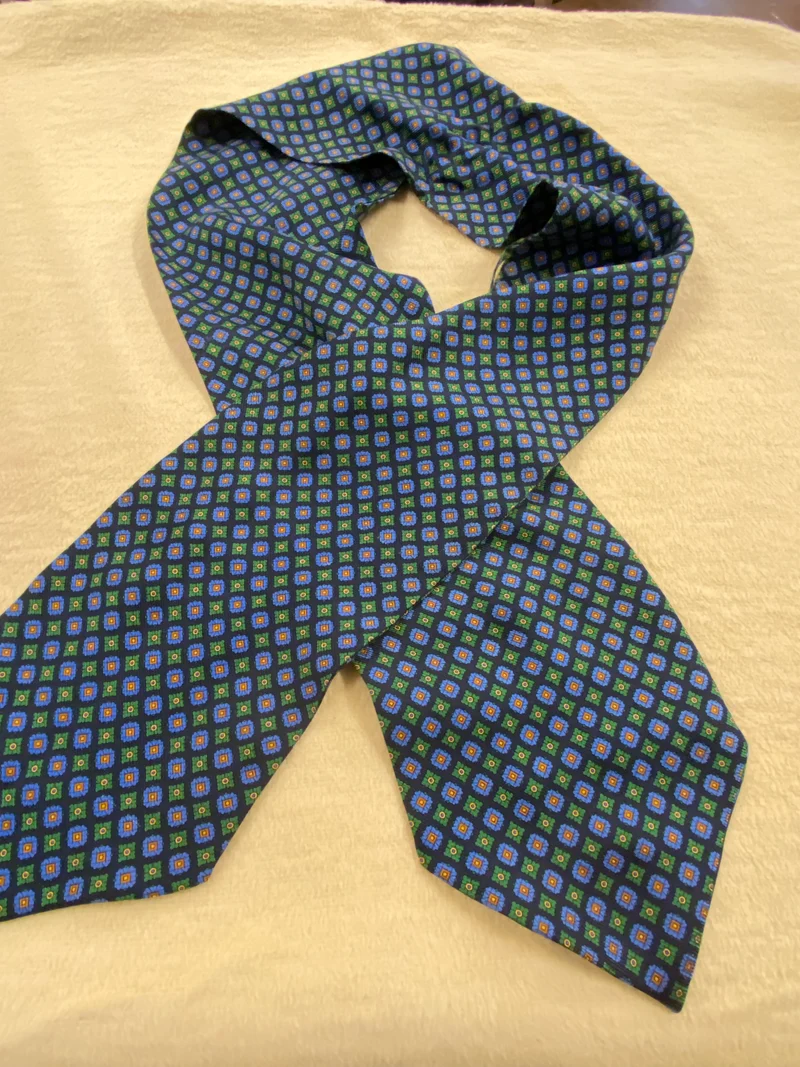 Vintage Seiden Ascot Schal Herren – SJR Klassiker Gemustert