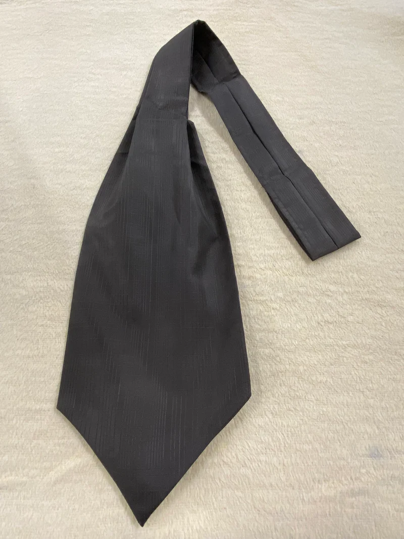 Dunkelgraue, fast schwarze Schalkrawatte, Vintage