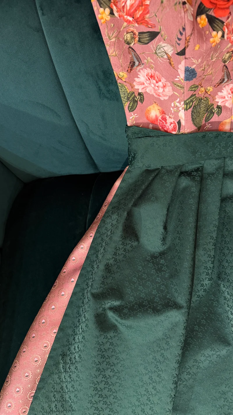 Dirndl Goldstich Samt Blumen altrosa/rose 70cm