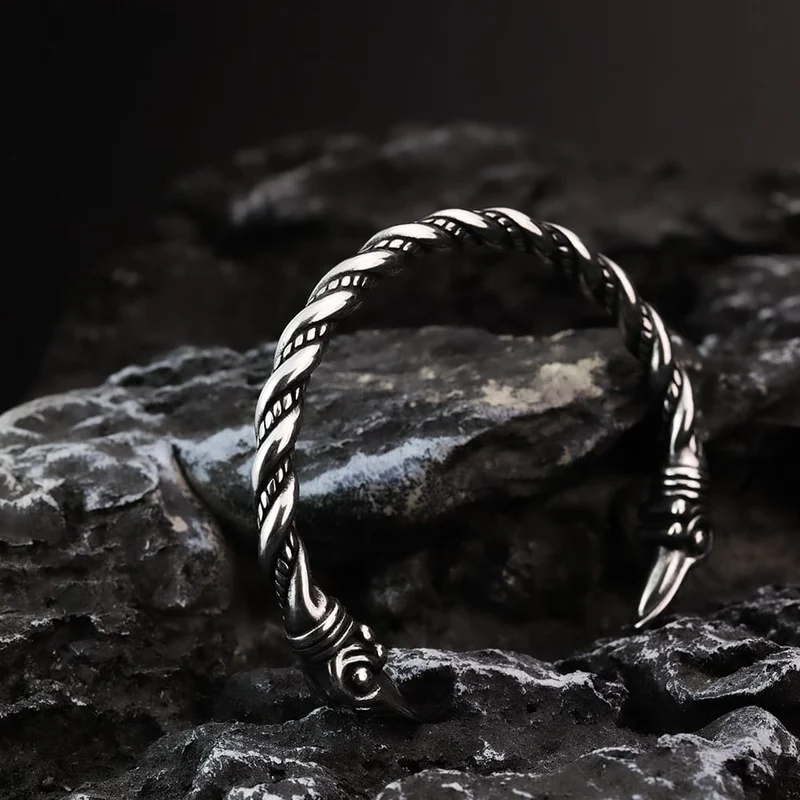 Punk-Armband für Herren mit antikisiertem Rabenkopf und offenem Ärmel