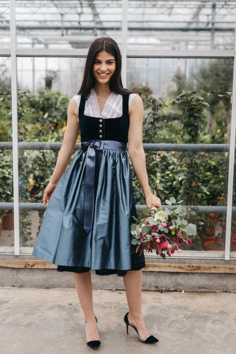 Samtdirndl Anna blau