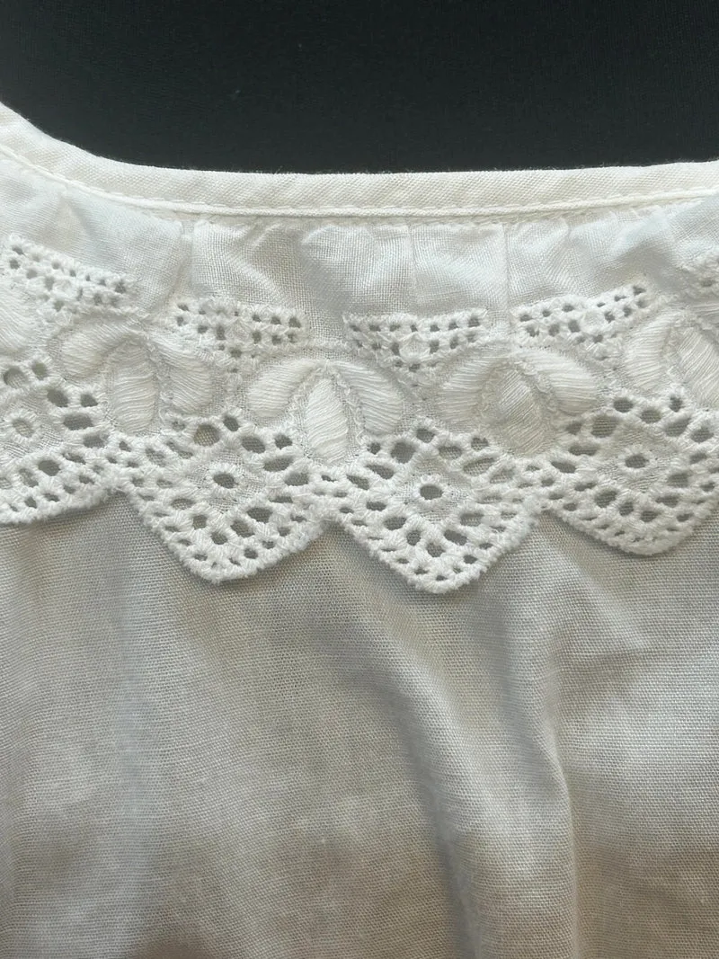 Vintage Dirndlbluse weiß mit Lochspitze Gr. 44 – Trachtenbluse