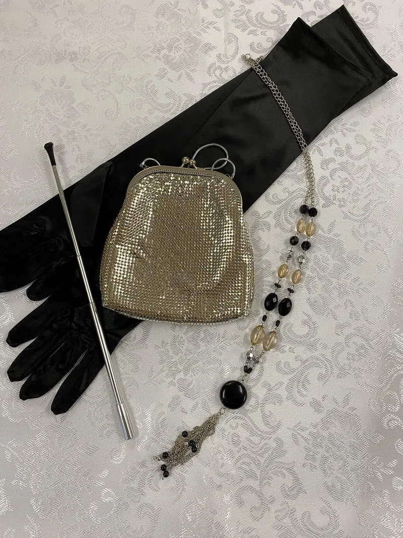 20er-Jahre Damen-Set – Handschuhe, Zigarettenspitze, Kette, Abendtasche