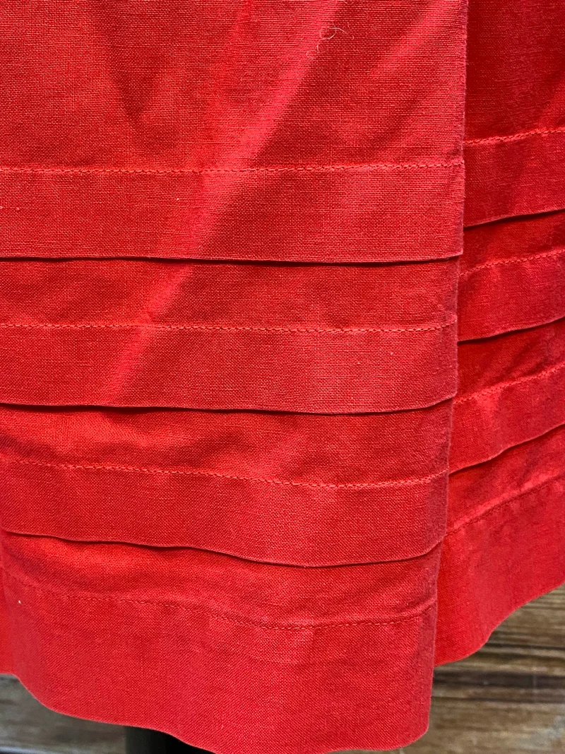Vintage Dirndlschürze rot – 1970er, mittellang