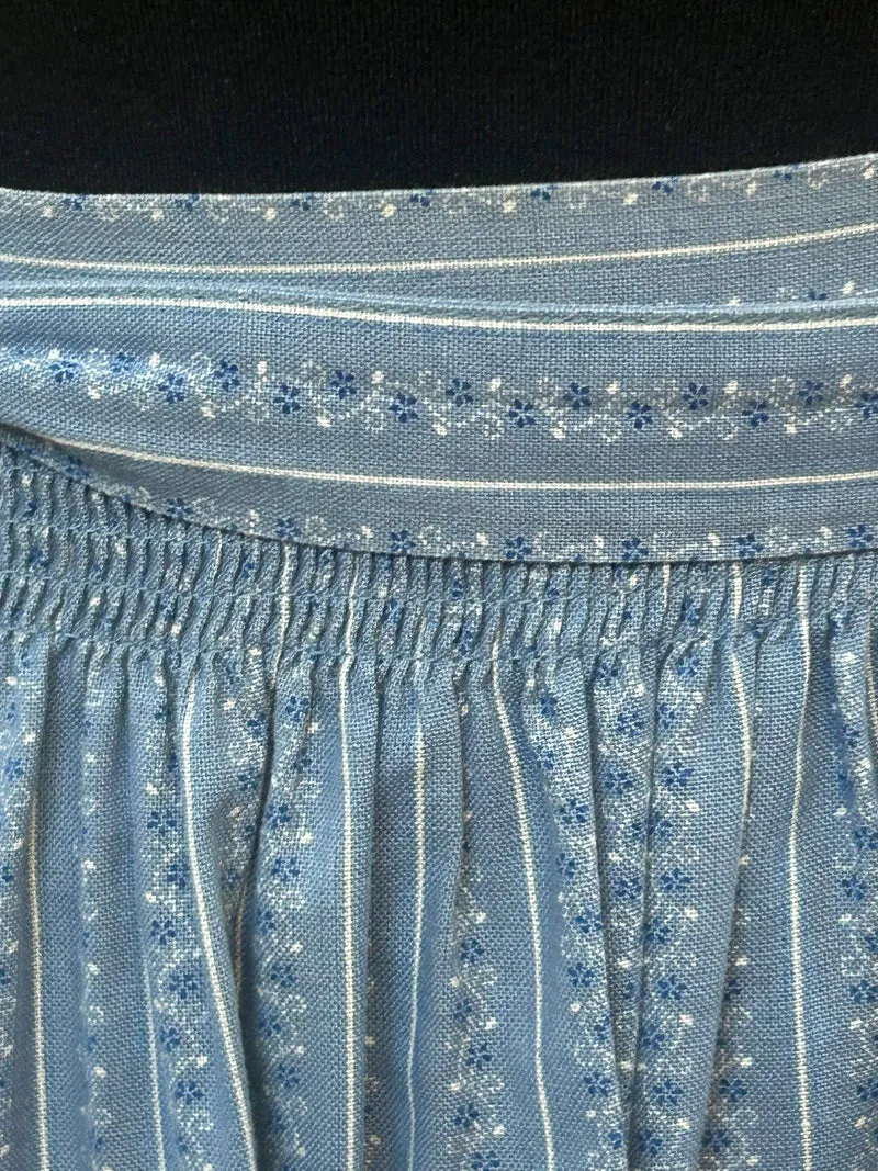 Vintage Dirndlschürze hellblau - lang