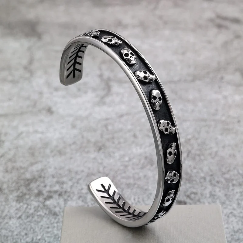 Punk-Armband für Herren mit Totenkopf-Motiv und offenem Verschluss