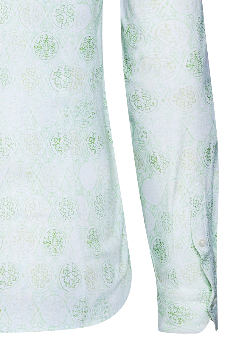 Bluse mit hand gedruckten Modeln