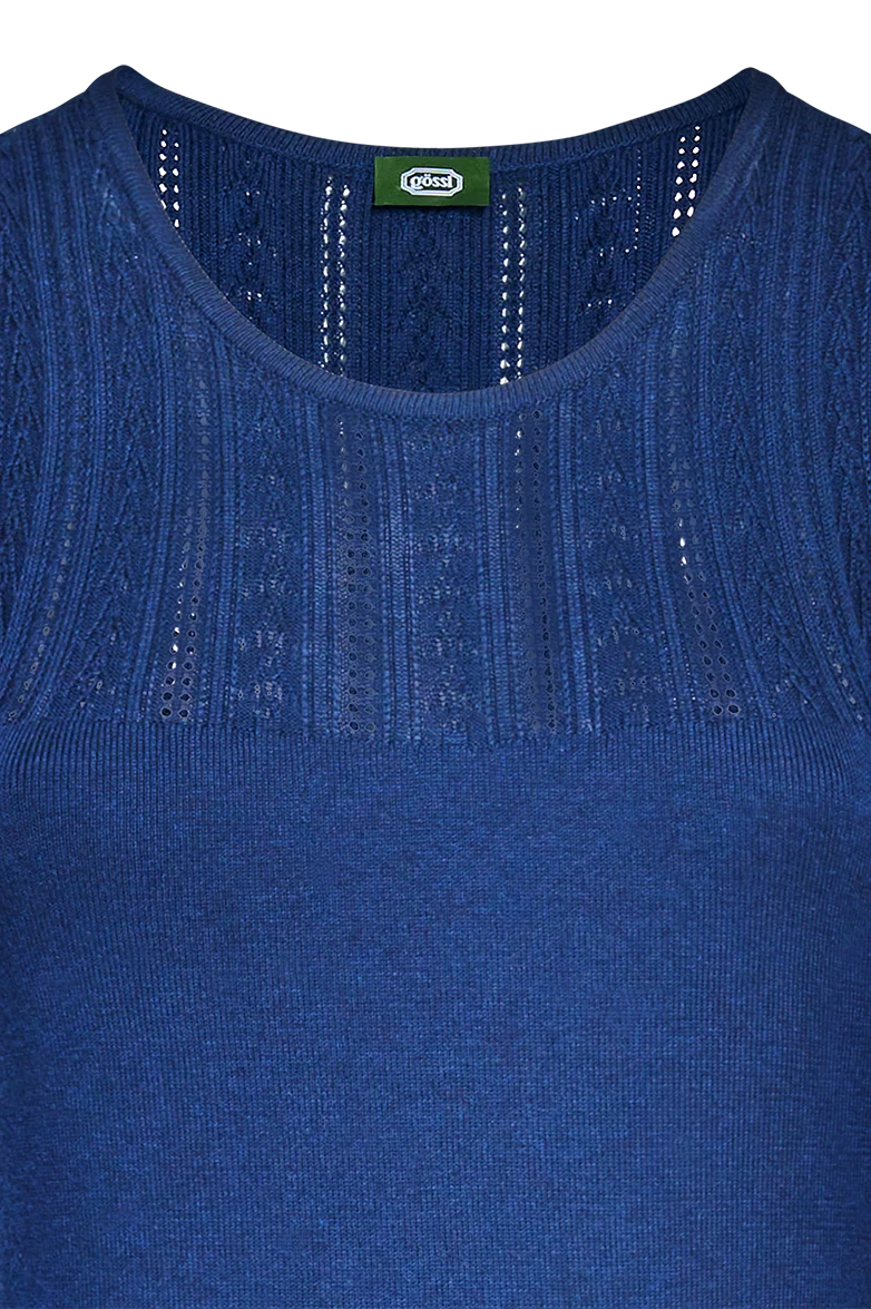 Tailliertes Kleid mit kunstvollen Strickmustern