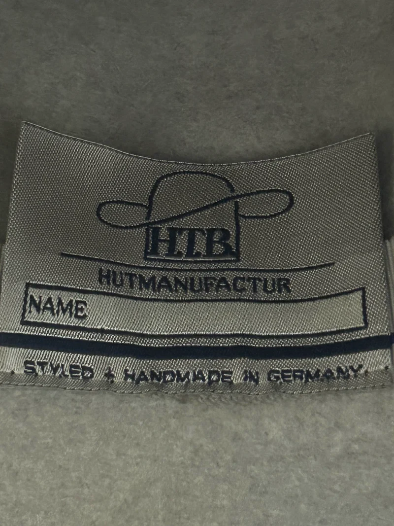 Eleganter Damen Cloche Hut aus Wollfilz – Handgefertigt in Deutschland