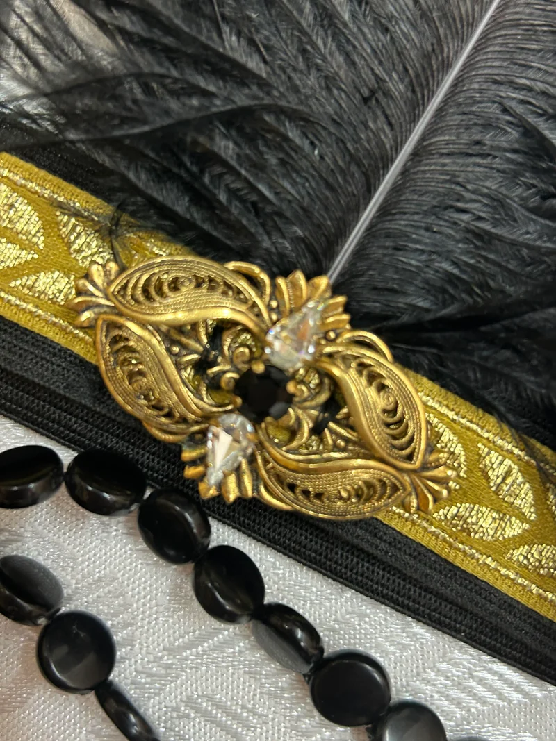 Elegantes Charleston Gatsby Set mit Kopfschmuck
