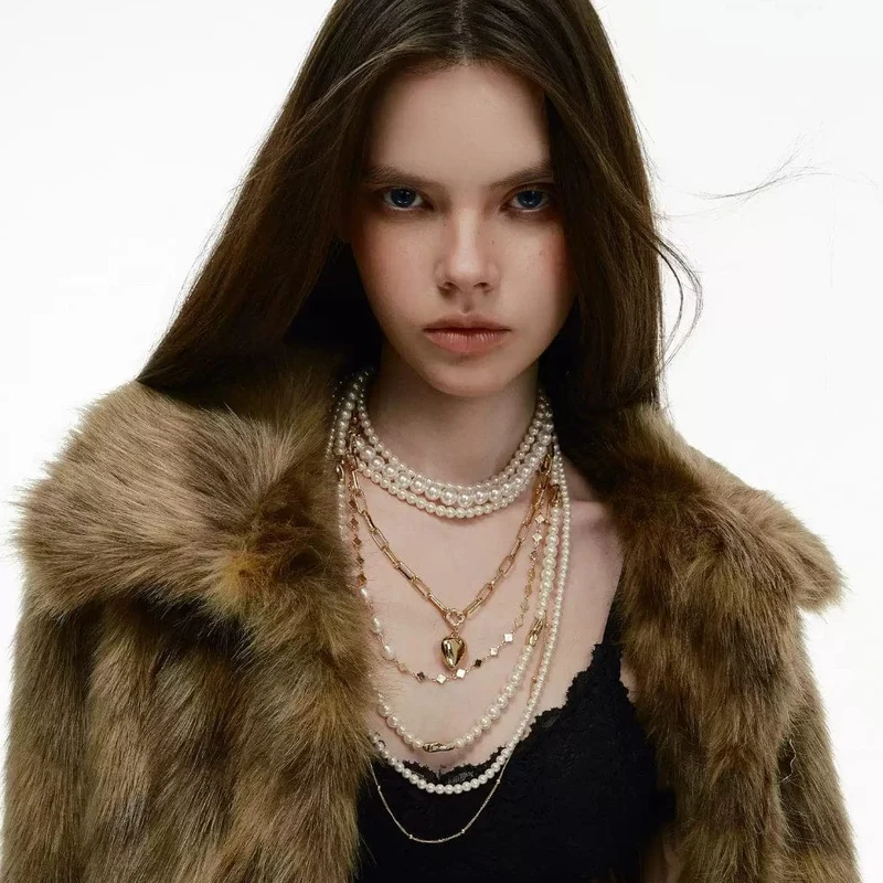 Grunge-Perlenkette mit mehreren Lagen und Herzmotiv für Damen