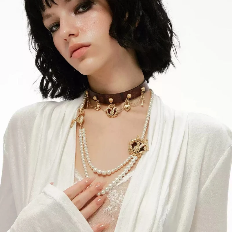Grunge-Choker für Damen mit Engelskreuz aus Kunstleder