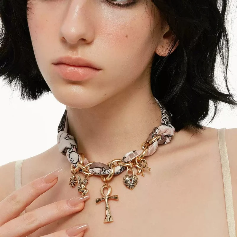 Grunge-Retro-Kreuzchoker für Damen