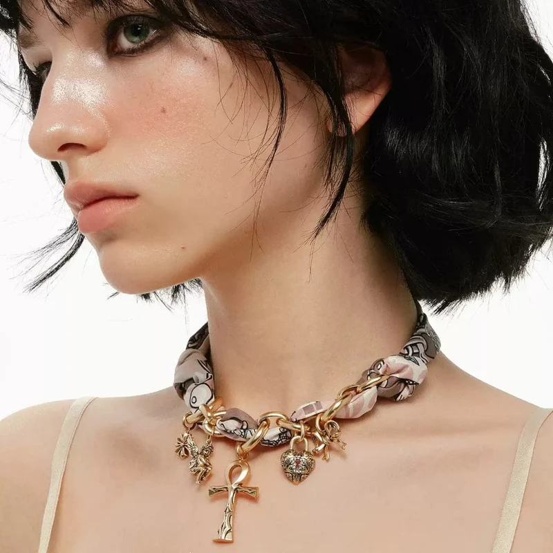 Grunge-Retro-Kreuzchoker für Damen
