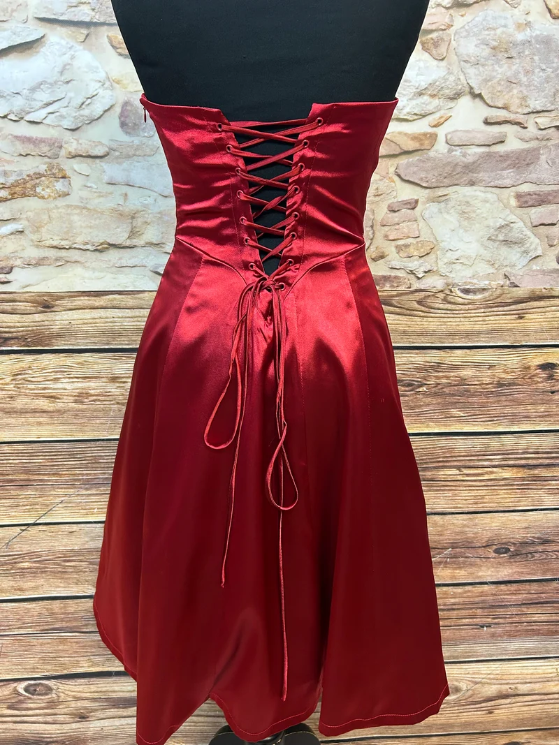 Cocktailkleid rot herzförmig trägerlos Lissa Gr. 36