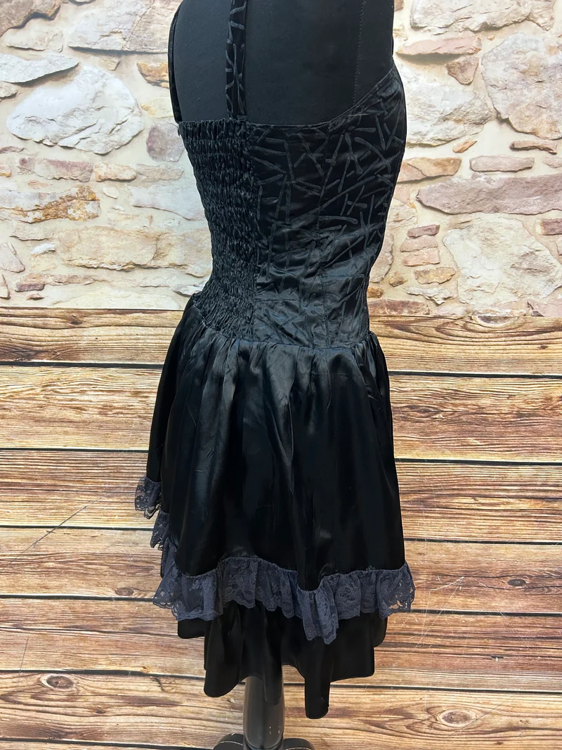 Vintage Trägerkleid mit Spitze – Schwarze Eleganz im Retro-Stil (Größe 36)