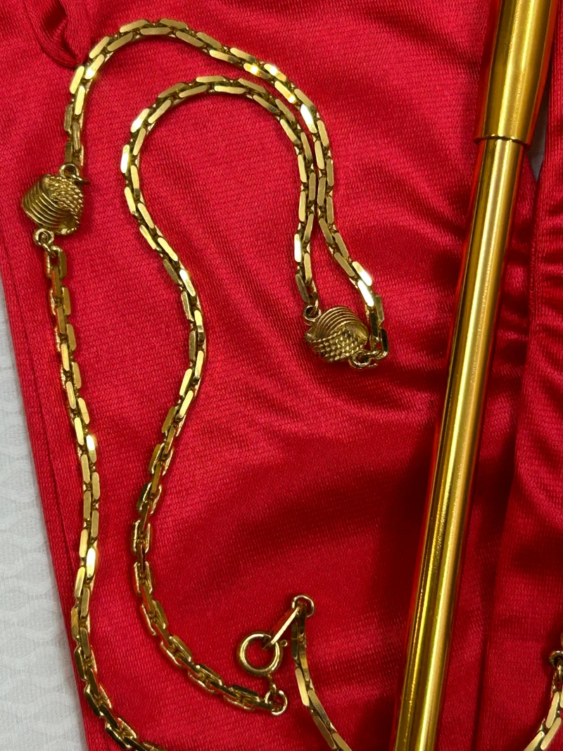 20er Jahre Damen Set mit roten Handschuhen und Accessoires