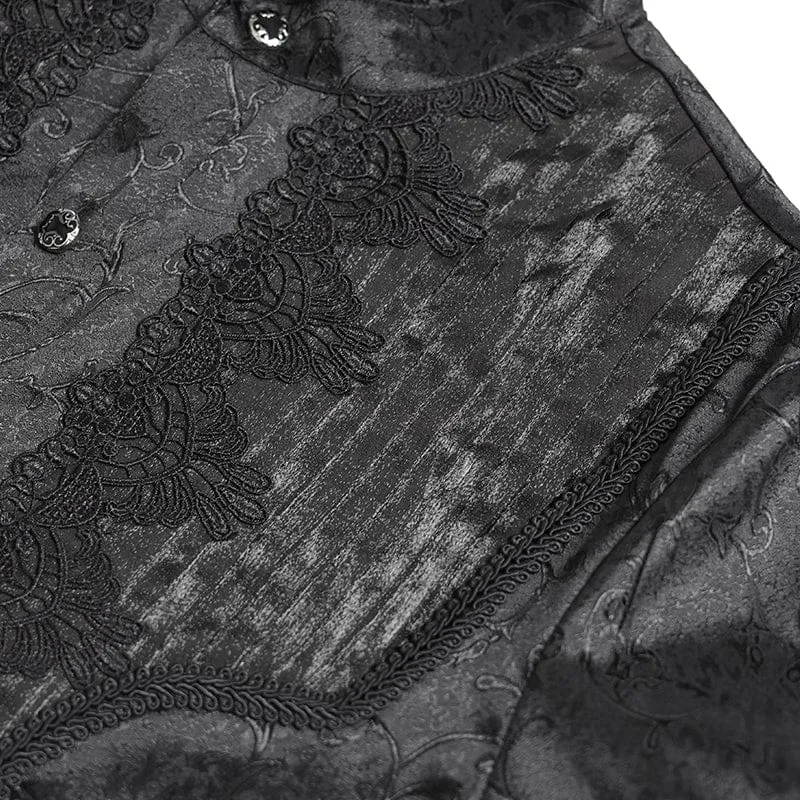 Schwarzes Herrenhemd mit Stehkragen und Gothic-Jacquard-Muster.
