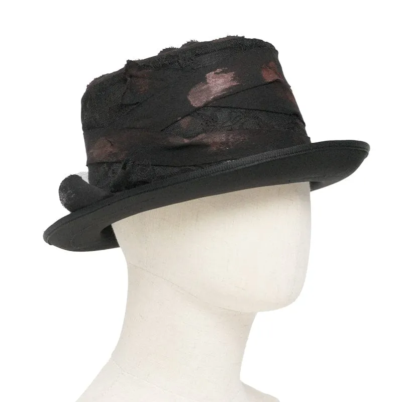 Schwarzer Gothic-Zylinder für Herren mit bandagenumwickelten Bändern