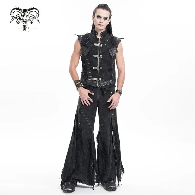 Herrenhose mit zerrissenen Ringen und Nieten im Gothic-Stil