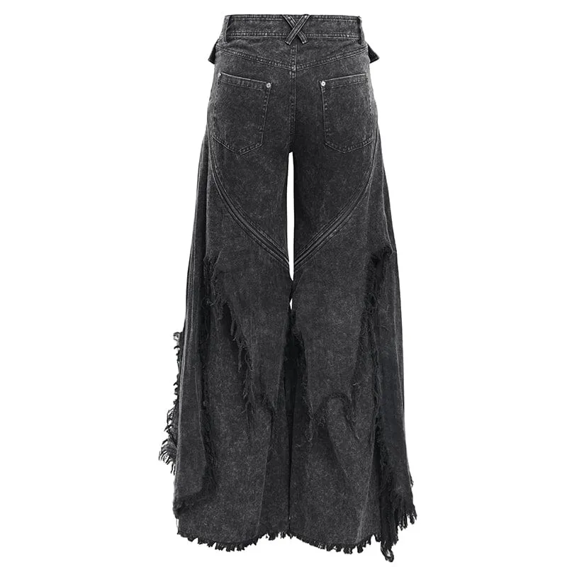 Herrenhose mit zerrissenen Ringen und Nieten im Gothic-Stil