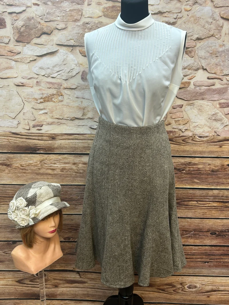 Einzigartiges Damen Tweed-Kostüm im Oldtimer Stil, Unikat