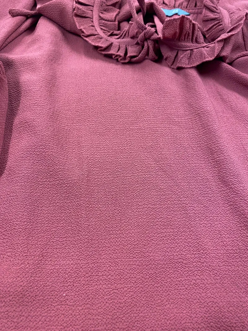 Vintage Bluse Burgunderrot mit Rüschenkragen & Kordelzug – Größe 44