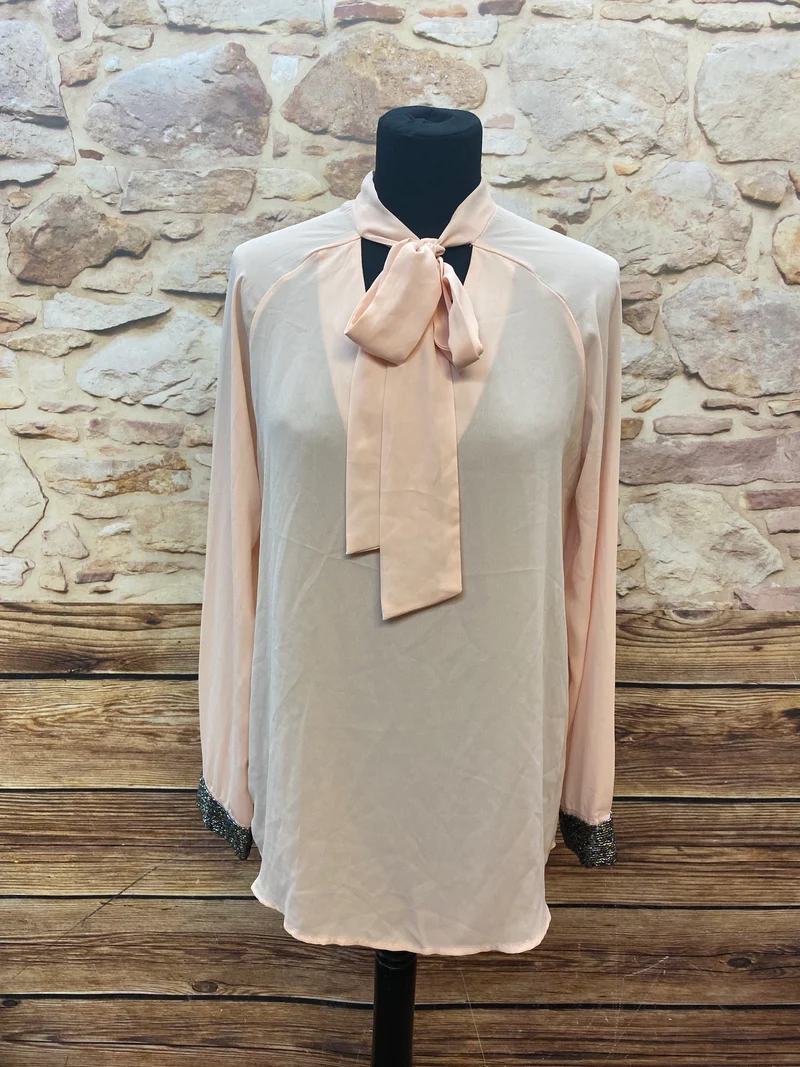 Vintage Schluppenbluse 1980er Puderrosa mit Perlenmanschetten – Größe M