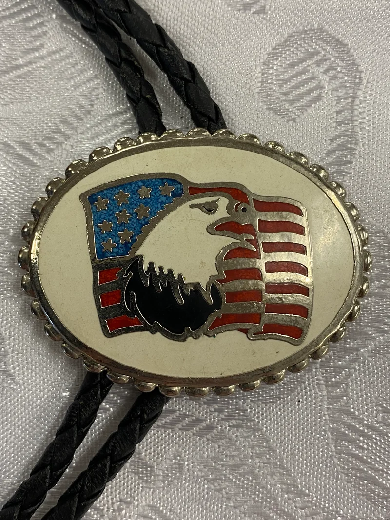 Bolo Tie mit Adler und amerikanischer Flagge