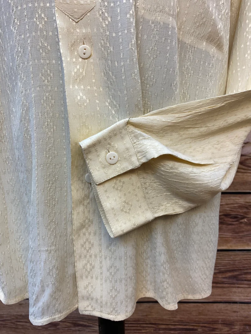 Vintage-Hemd mit Stehkragen und filigranem Muster – Creme, Gr. 42