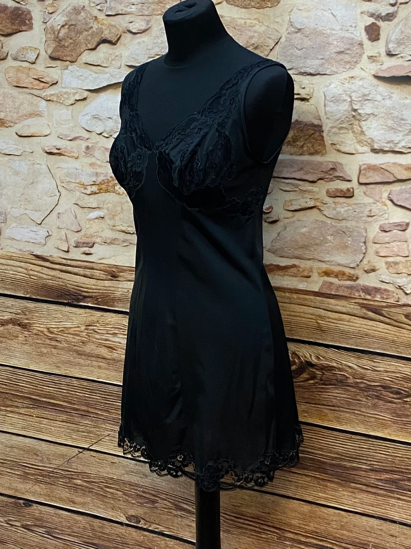 Vintage-Unterkleid mit Spitze – Schwarze Eleganz, Gr.36