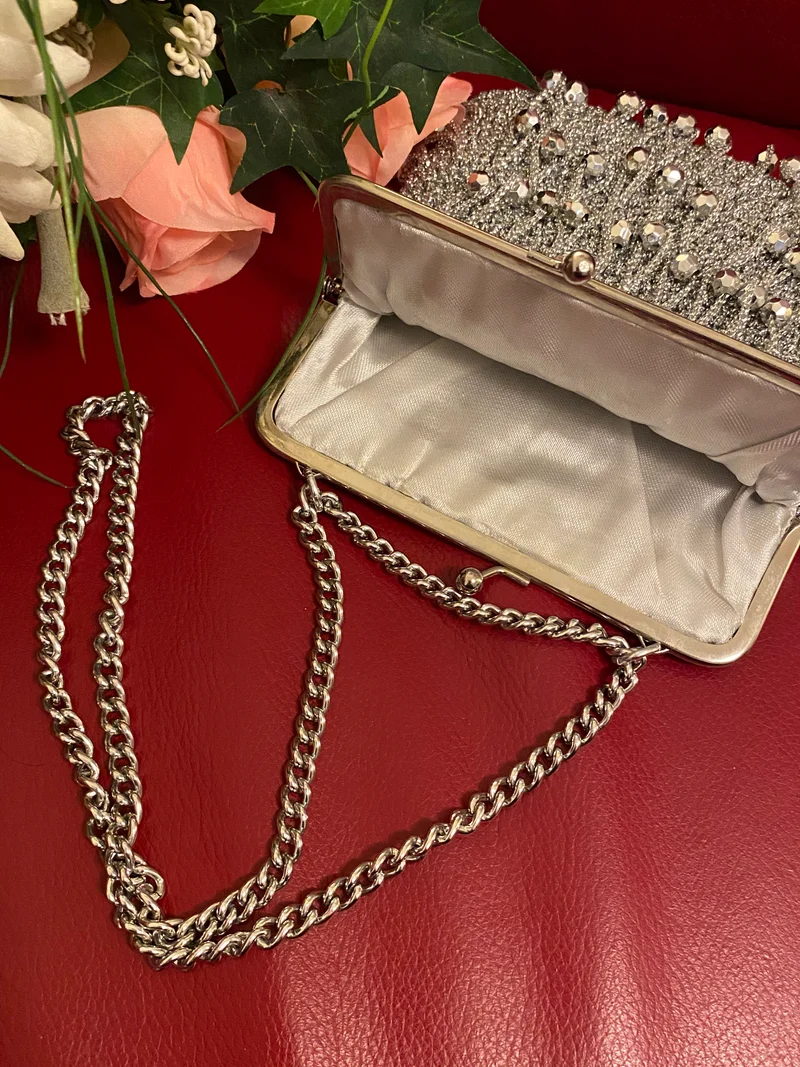 Glamouröse Vintage-Abendtasche aus den 1960er Jahren