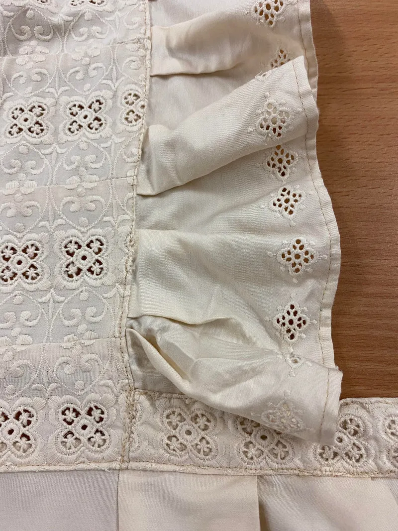 Schürze mit Rüschenriemen