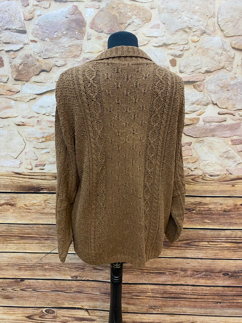 Vintage-Strickjacke Braun mit Zopfmuster & Knebelverschluss – Gr. 38