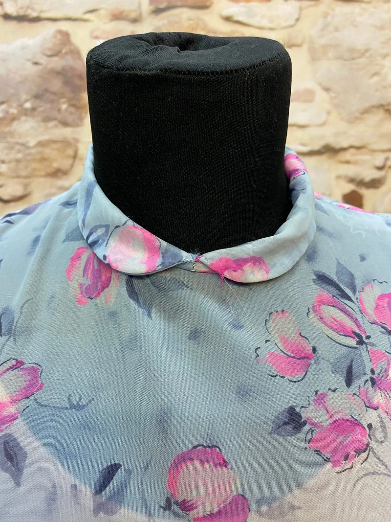 50er Jahre Petticoatkleid Blau Rosa – Rockabilly Tellerrock Kleid mit Blumen & Gürtel Gr. 36