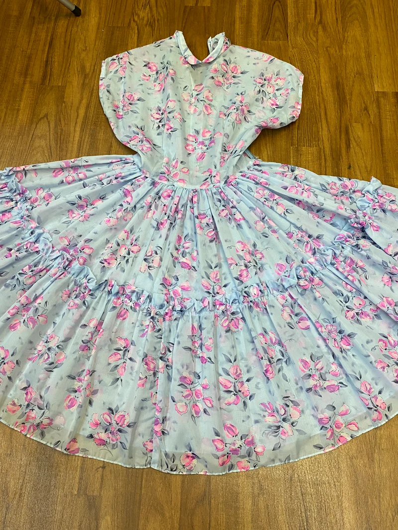 50er Jahre Petticoatkleid Blau Rosa – Rockabilly Tellerrock Kleid mit Blumen & Gürtel Gr. 36
