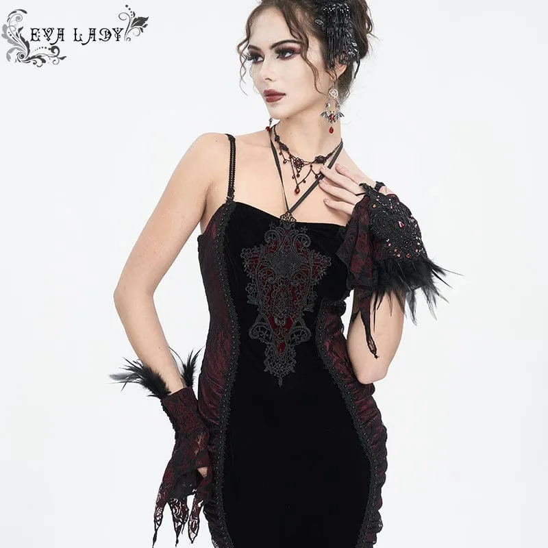 Gothic-Handschuhe für Damen mit unregelmäßigem Feder- und Perlenbesatz aus roter Spitze