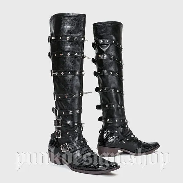 Punkige Damen-Kniestiefel mit Nieten, Schnallenriemen und Zierriemen