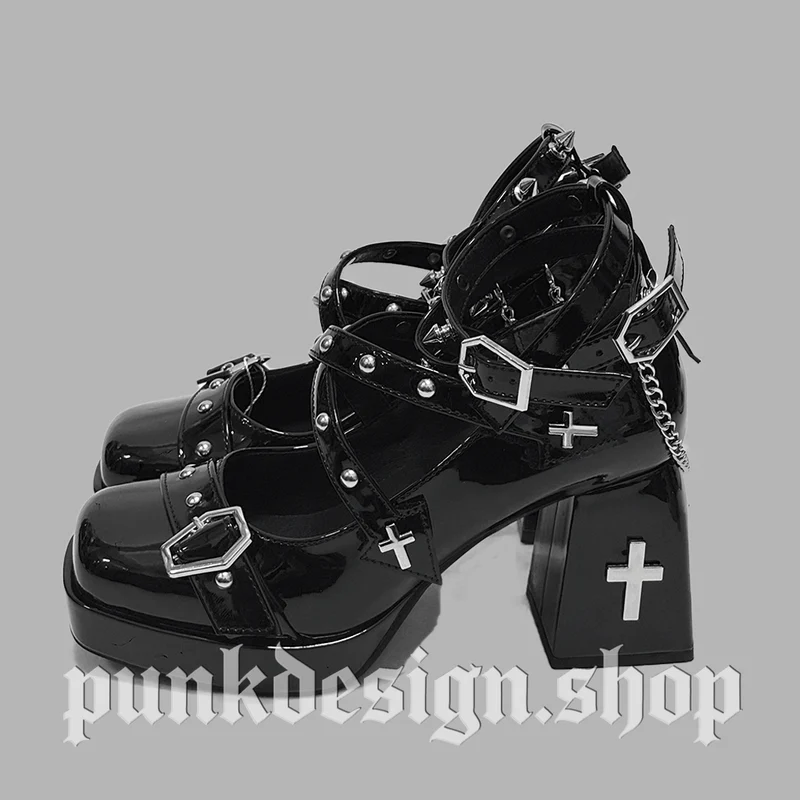Gothic-Schuhe für Damen mit Kreuz, Nieten und Ketten