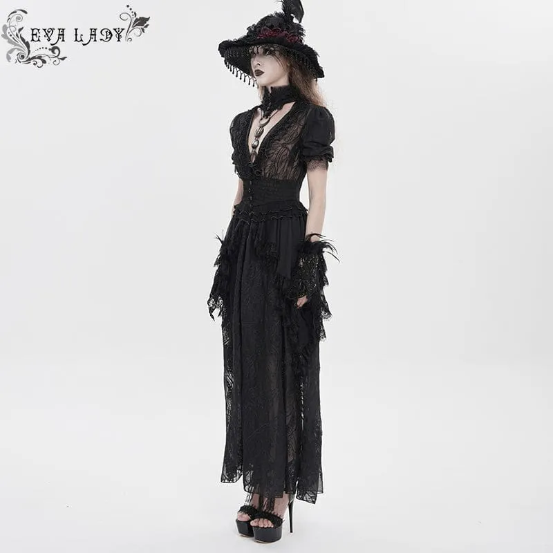 Schwarzes Gothic-Maxikleid mit tiefem Ausschnitt, Stehkragen und kurzen Ärmeln – ideal als Hochzeitskleid.