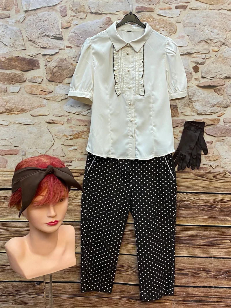 50er Jahre Damen Outfit Gr. 40 mit Caprihose, Bluse, Haarband und Handschuhen