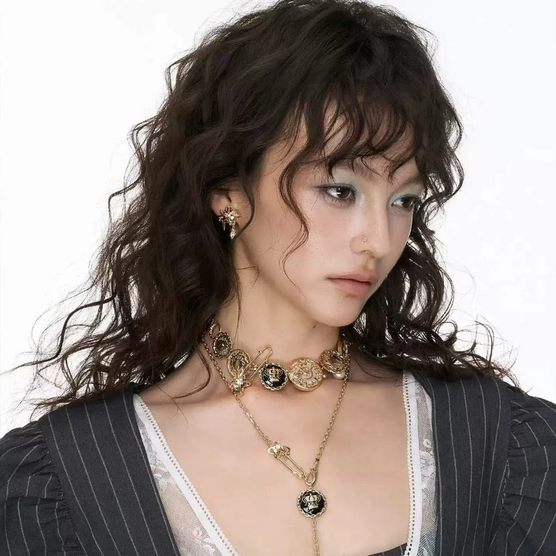 Grunge-Ohrringe mit asymmetrischem Stern für Damen