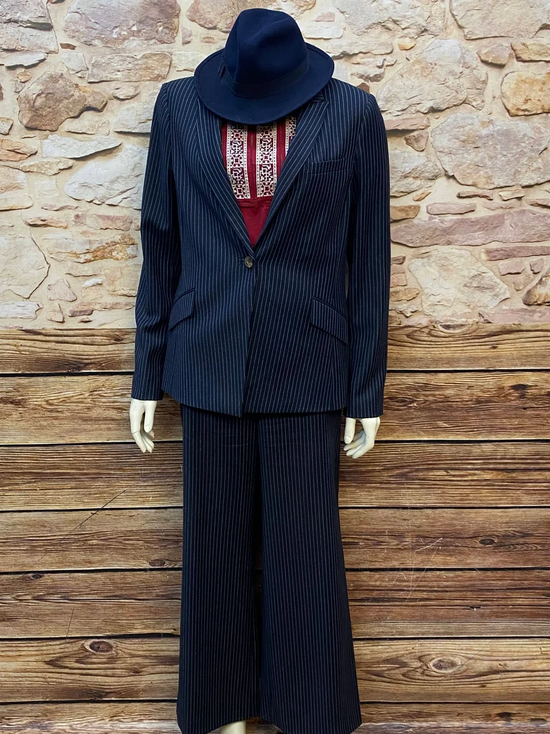 Vintage Nadelstreifen Kostüm Damen Gr. 40 – Blazer, Oberteil, Hose & Hut