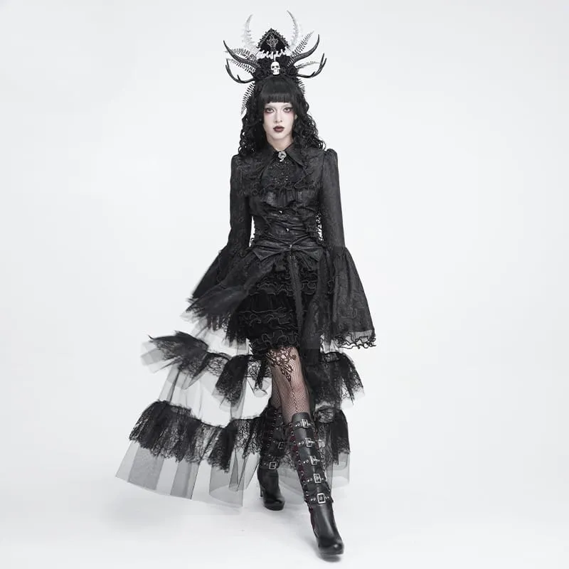 Schwarze Gothic-Shorts aus Samt für Damen mit mehreren Lagen, Perlenbesatz und Rüschen.