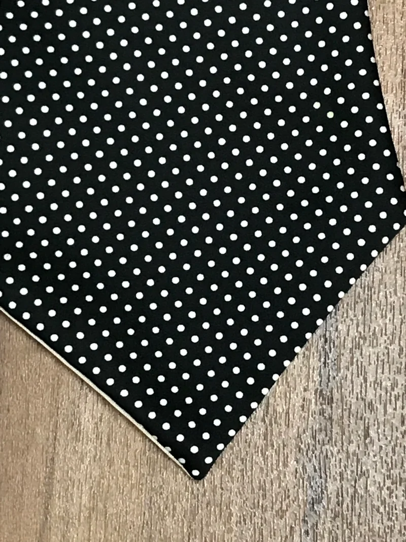 Vintage Krawattenschal Schwarz mit weißen Punkten – Seide