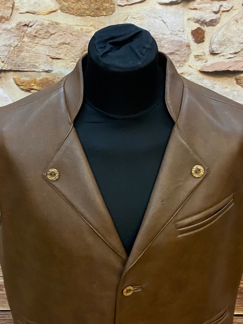 Trachtenweste braun Kunstleder Vintage mit Stickerei Motiv