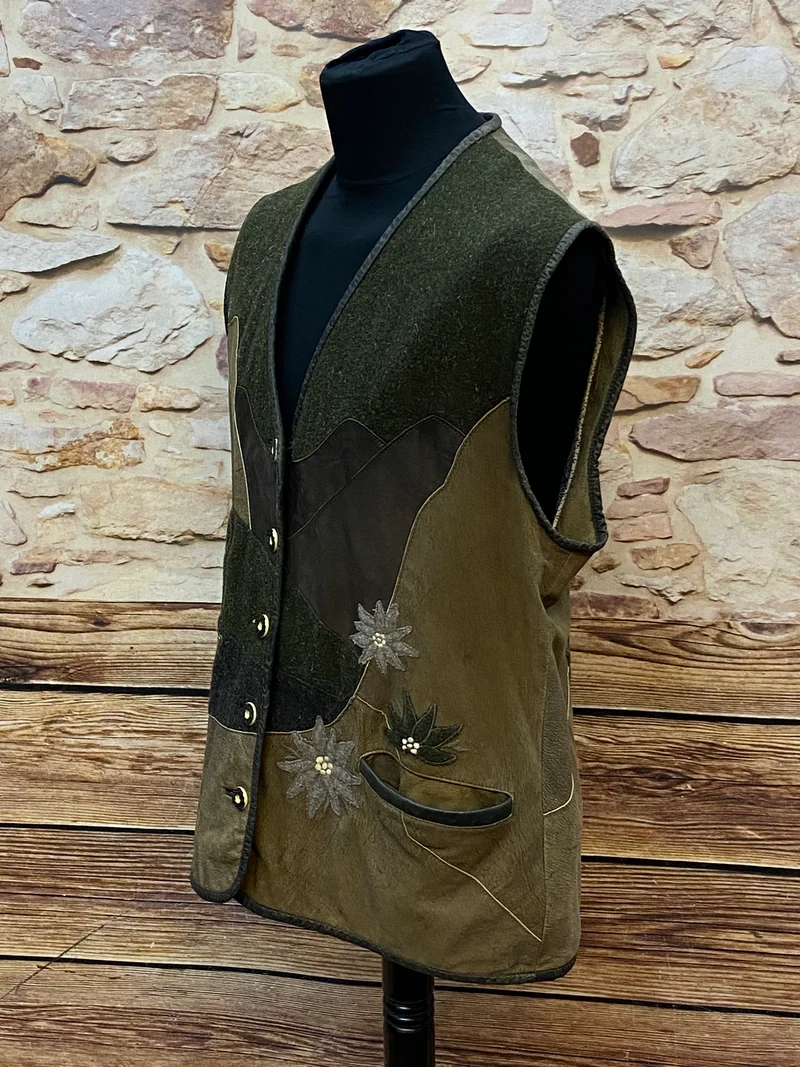 Trachtenweste Leder Lamm oliv Vintage mit Stickerei