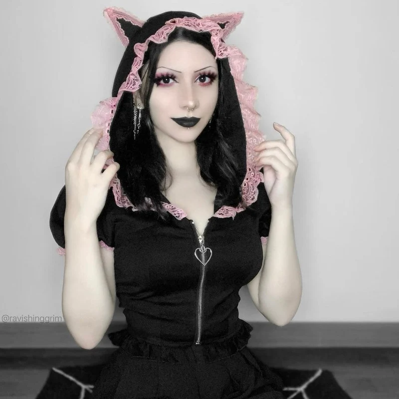 Kurzärmliges Lolita-Crop-Top mit Frontreißverschluss und Katzenkapuze