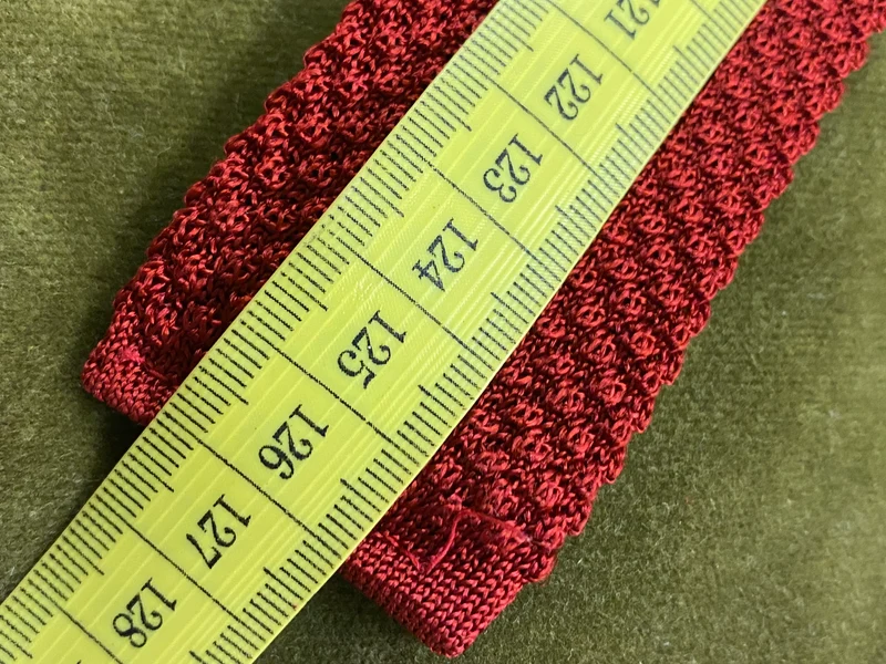 1970er Vintage Strickkrawatte Rot – schmale Herren Krawatte Made in Germany